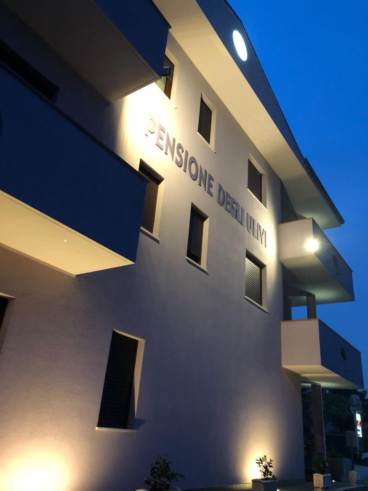 Pensione Degli Ulivi Porto SantʼElpidio Exterior foto