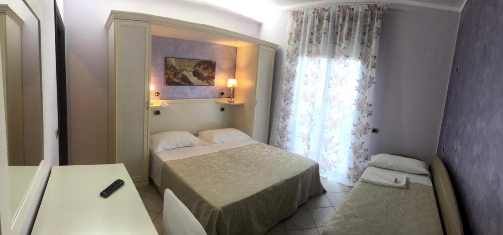 Pensione Degli Ulivi Porto SantʼElpidio Quarto foto